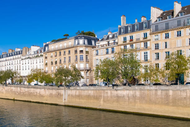 istock Paris, ile saint-louis and quai de Bethune 1314347296