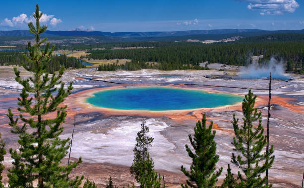 istock Grand Prismatic Spring - Unobstructed, Yellowstone 1314376244
