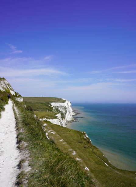 istock Path with the sea view, White Cliffs of Dover walk 1314395004