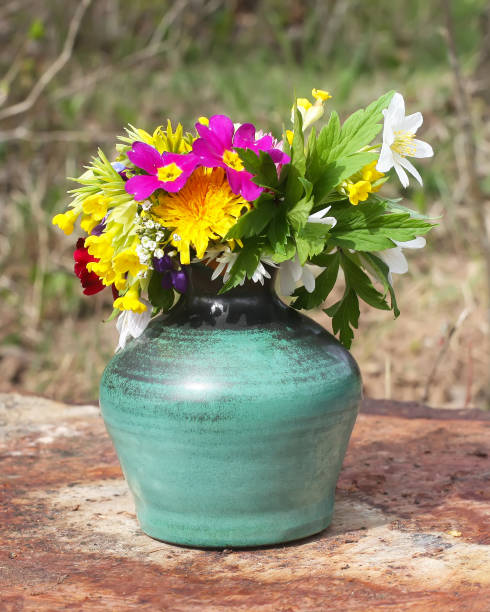 istock Spring bouquet of flowers 1314404307