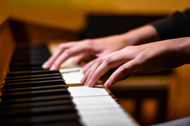 istock Female Pianist 1314413989