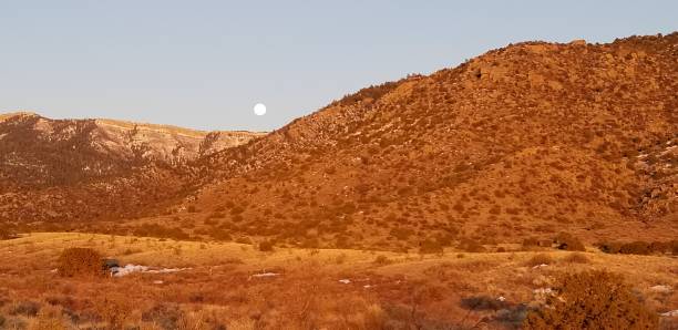 istock Moonrise Sunset 3/27/2021 1314454315