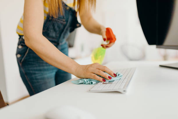 istock She loves vacuuming 1314472198