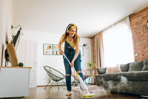 istock She loves vacuuming 1314472270