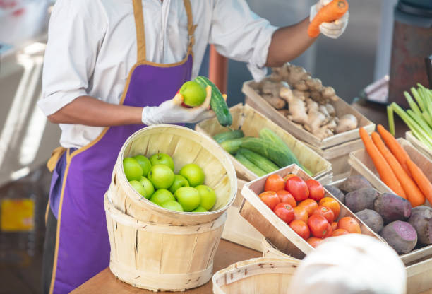 istock Selling fruits and vegetables 1314476451