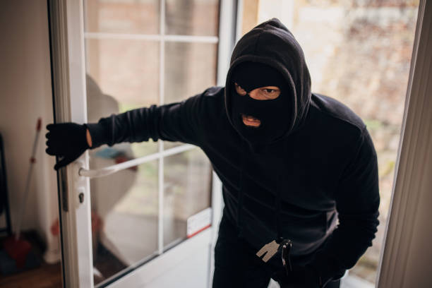 istock Robber broke in house 1314476652