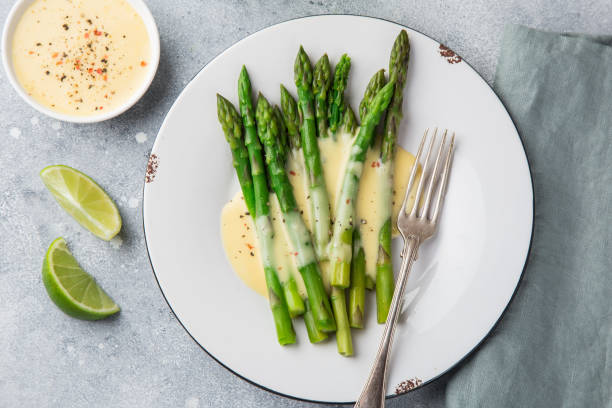 istock asparagus in hollandaise sause 1314522179