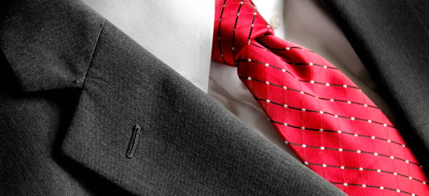 terno de negócios camisa branca e gravata vermelha para moda de desgaste formal - suit necktie lapel shirt - fotografias e filmes do acervo