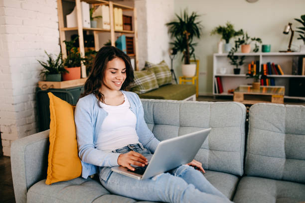 istock Treating herself with some online shopping 1314594225