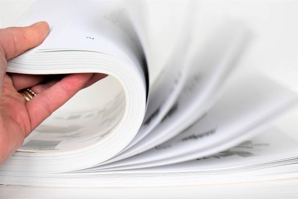 переворачивая страницы - инструкция по эксплуатации стоковые фото и изображения