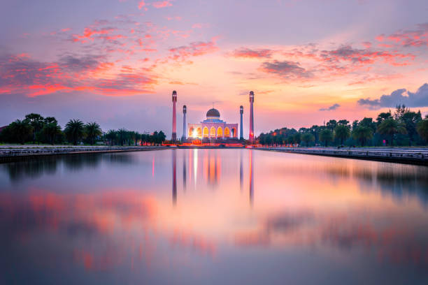 Central Mosque, Songkhla Province, Thailand, the site of Islamic rituals Brothers of Muslims in Thailand