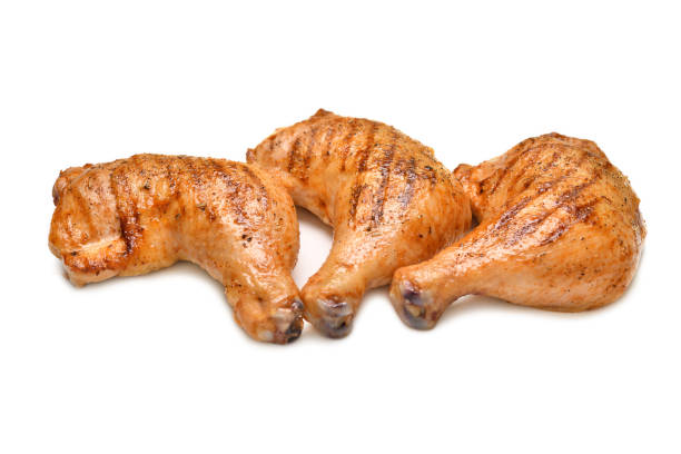 흰색 배경에 고립 된 구운 닭 허벅지 - thigh 뉴스 사진 이미지