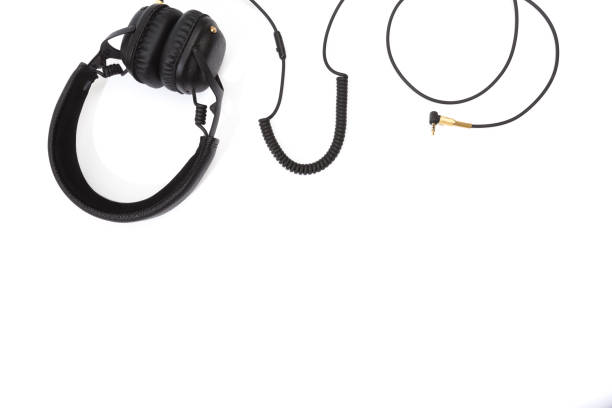 istock headphones isolated on white background - Image 1314717903