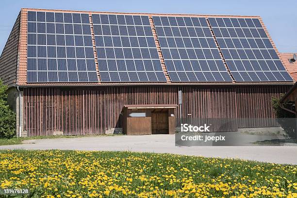 Energia Verde - Fotografie stock e altre immagini di Composizione orizzontale - Composizione orizzontale, Energia solare, Energia sostenibile