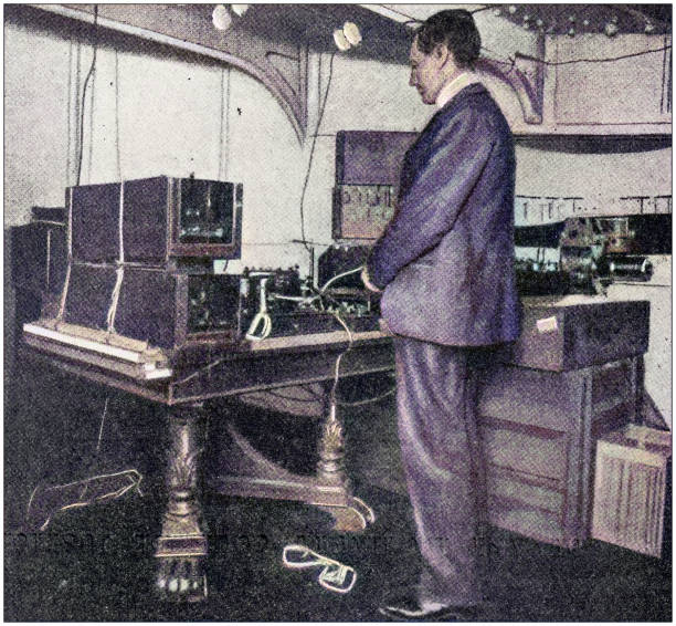 starožitná fotografie: marconi a jeho telegrafní rádio - guglielmo marconi stock ilustrace