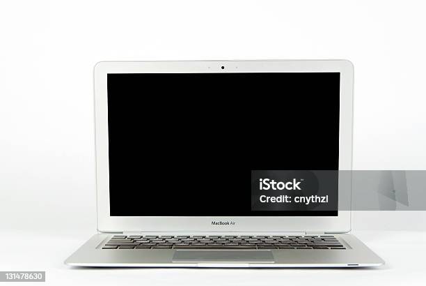 Computer Portatile Isolato - Fotografie stock e altre immagini di MacBook - MacBook, Spazio vuoto, Computer portatile