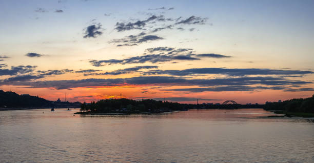 istock Sunset on the Dnieper river in Kyiv, Ukraine 1314808627