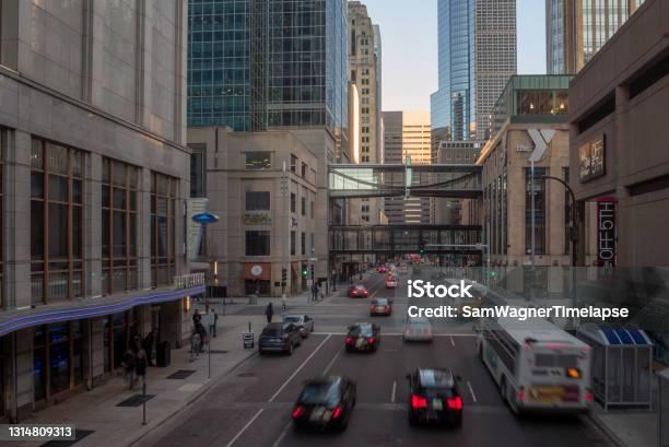 A Wide Shot Of Traffic In Downtown Minneapolis Stock Photo - Download Image Now - Minneapolis, Downtown District, Traffic