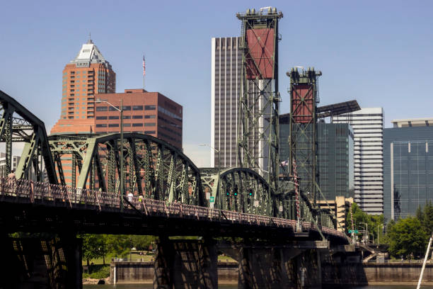 istock Portland Skyline and the Hawthorne Bridge 1314810357