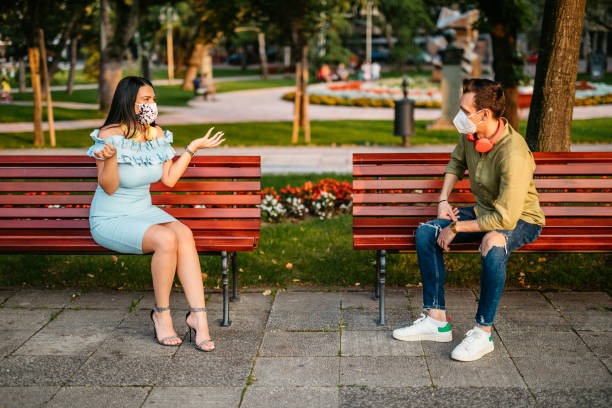 istock Social distance on first date 1314810497