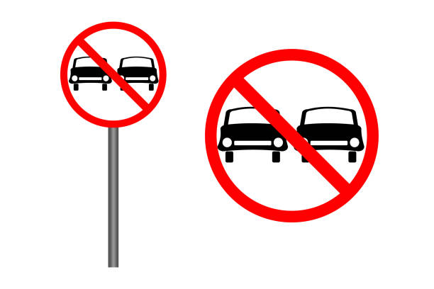 ilustraciones, imágenes clip art, dibujos animados e iconos de stock de señales de tráfico prohibidas adelantamientos aislados sobre fondo blanco. - rebasar