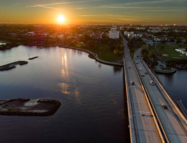 istock Lake Worth Beach Sunset in Florida 1314871572
