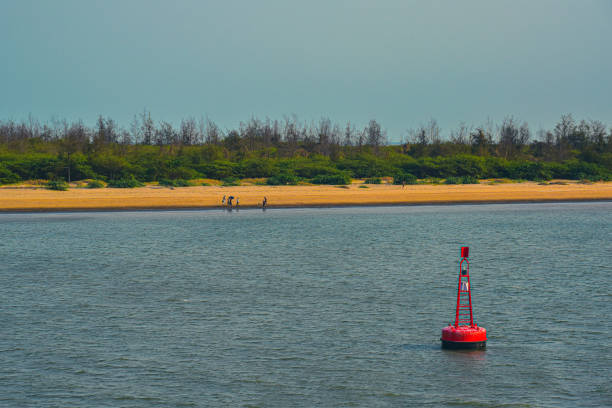 레드 부표 - life jacket buoy sign sky 뉴스 사진 이미지