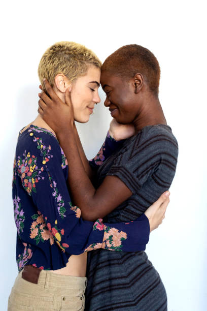 foto d'archivio di una coppia lesbica faccia a faccia - homosexual beautiful sensuality love foto e immagini stock
