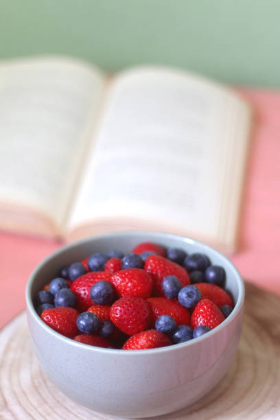 istock Bowl of Fruit 1314951144