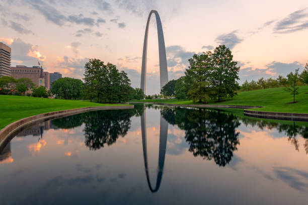 istock St. Louis, Missouri, USA Park View 1315029725