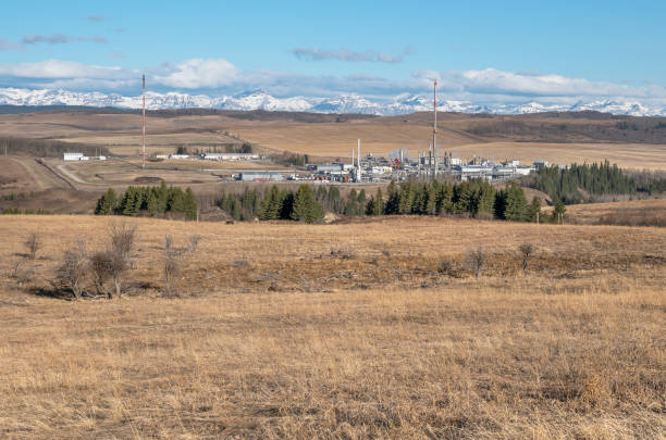 istock Gas Plant near Cochrane, Alberta 1315063868