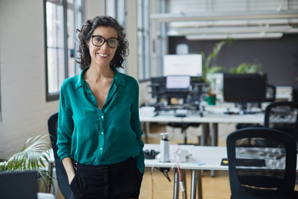 istock A businessperson standing at modern workplace. 1315131285