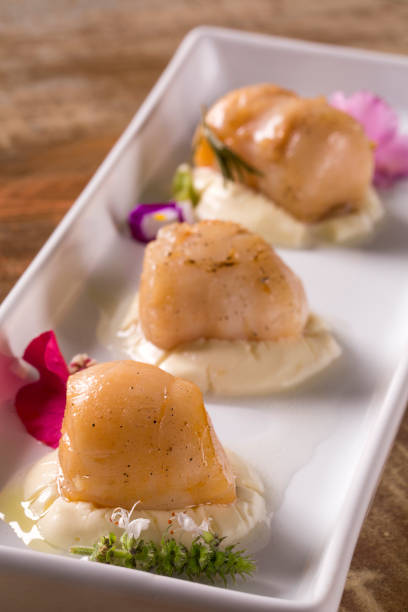 istock Scallops with sicilian lemon 1315203487