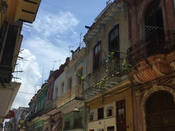 istock Cuba - La Havane - old building in old Havana 1315211612