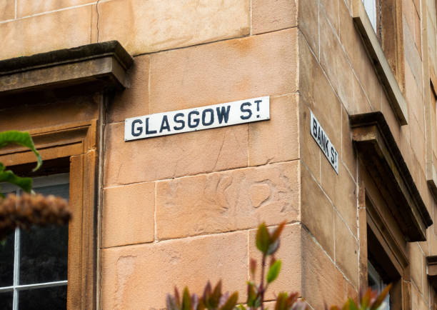 istock Glasgow Street sign 1315216187