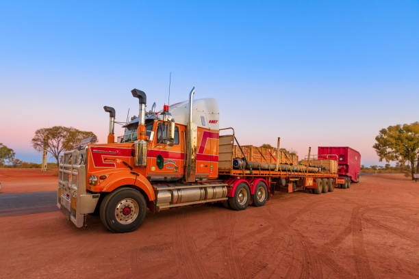 camión de tren de carretera western star de neil mansell - ghan pass fotografías e imágenes de stock