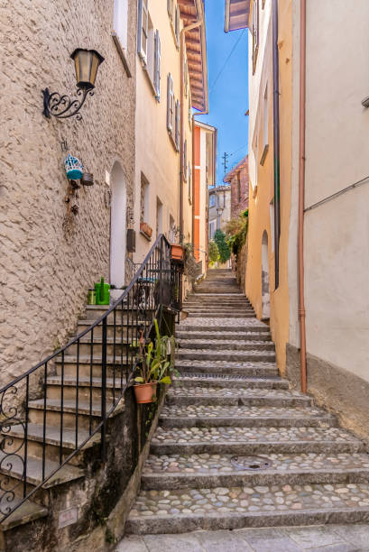 ティチーノの歴史的なモルコート村の階段と狭い通り。 - ticino canton stone switzerland water ストックフォトと画像