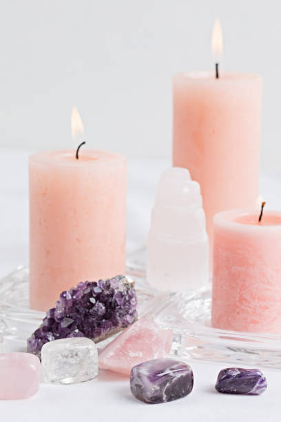 Healing chakra crystals therapy. Alternative rituals, gemstones for wellbeing, meditation, destress Healing reiki chakra crystals therapy. Alternative rituals with gemstones for wellbeing, meditation, destress, relaxation, mental health, spiritual practices. Energetical power concept crystal altar stock pictures, royalty-free photos & images