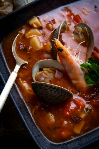 zuppa di zuppa di vongole di manhattan - fulton market foto e immagini stock