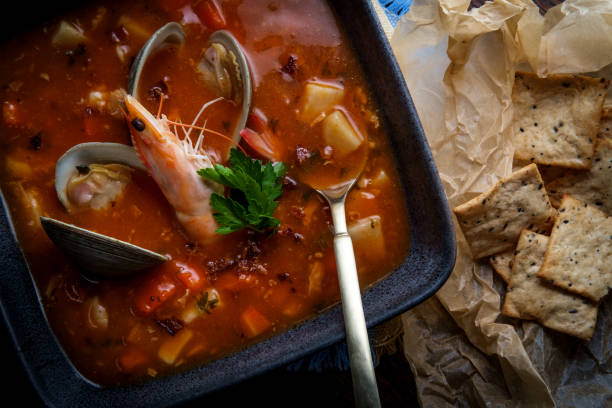 zuppa di zuppa di vongole di manhattan - fulton market foto e immagini stock