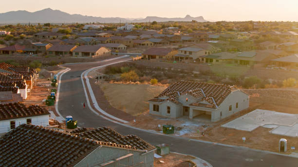istock Expanding Suburbs In Oro Valley, Arizona - Aerial 1315262398