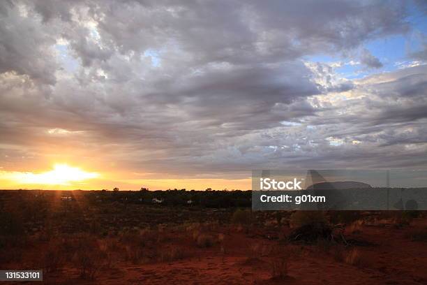 Amanecer En El Outback Australia Foto de stock y más banco de imágenes de Aire libre - Aire libre, Alice Springs, Arbusto