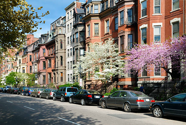 b&nbsp;? iments en gr&nbsp;? brun élégant dans le quartier de back bay - residential structure house luxury brownstone photos et images de collection