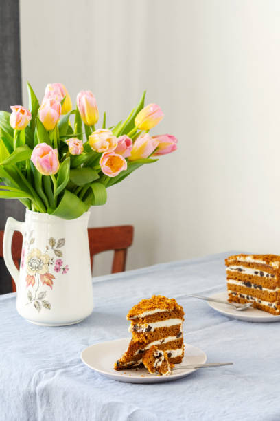 istock Spring bouquet of pink tulips 1315356919