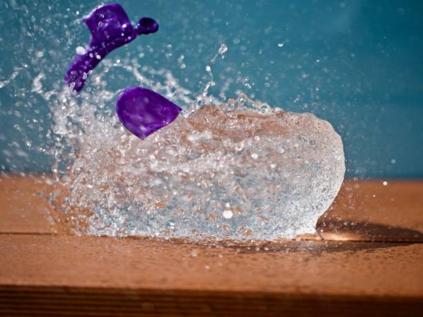 Conflict Grens Goed doen 470+ Water Balloon Splash Stock Photos, Pictures & Royalty-Free Images -  iStock | Water balloon fight, Water ripple, Water balls