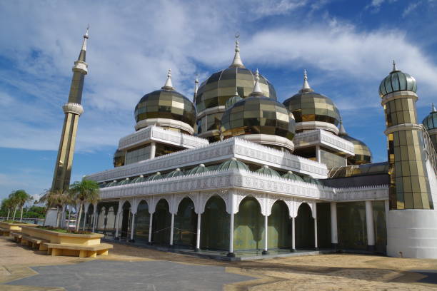 istock Crystal mosque in Kuala Terengganu 1315429811