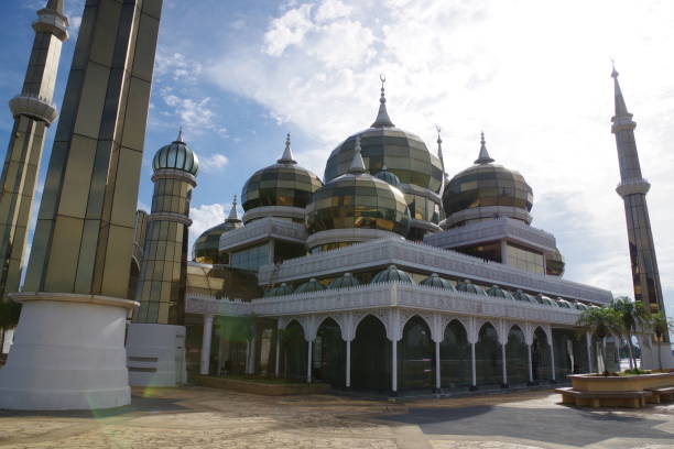 istock Crystal mosque in Kuala Terengganu 1315429815