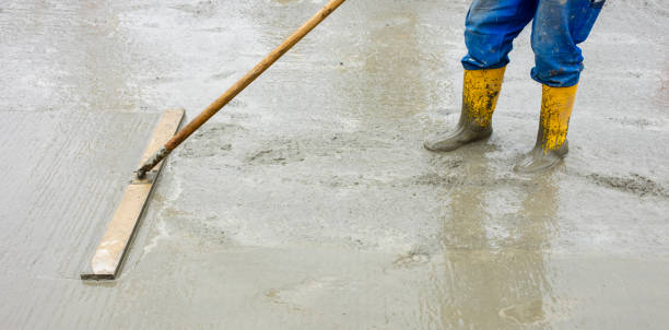 istock Concreting in a new building 1315448080