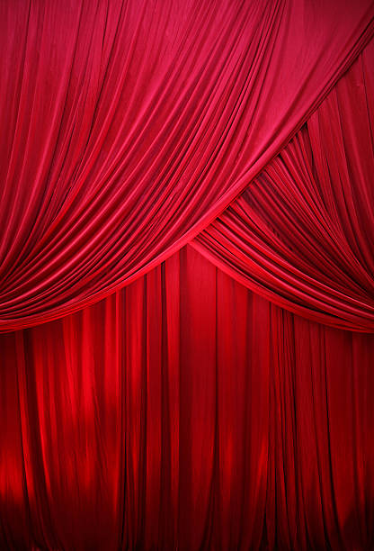 красный с драпировкой - curtain velvet red stage стоковые фото и изображения