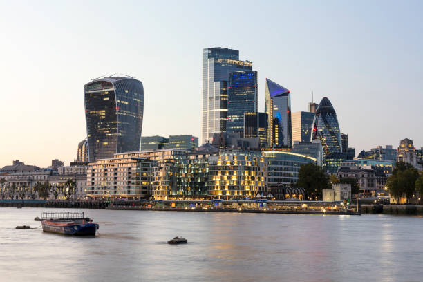런던 시 금융 지구의 도시 경관과 회사 사무실 건물 - tower 42 뉴스 사진 이미지